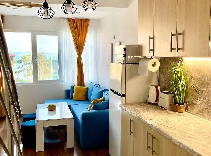 Penthouse Panorama Sea View Apt. Апартамент